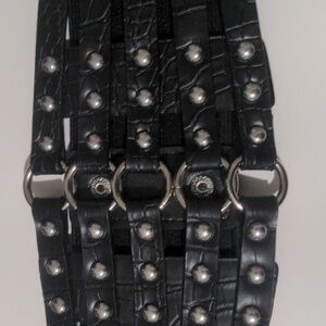 Fashion Women's Black Faux Leather Stretch Cinch Waistband Belt. NWT